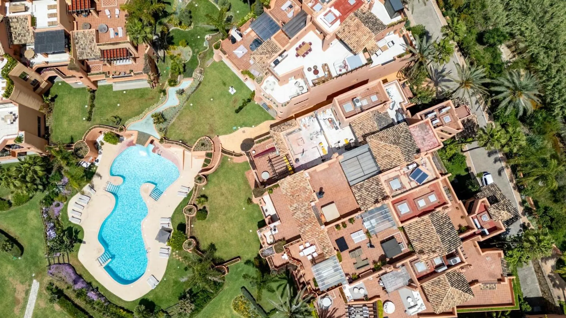 Exclusive 1 Line Beach Apartment In Marbella With Panoramic Views