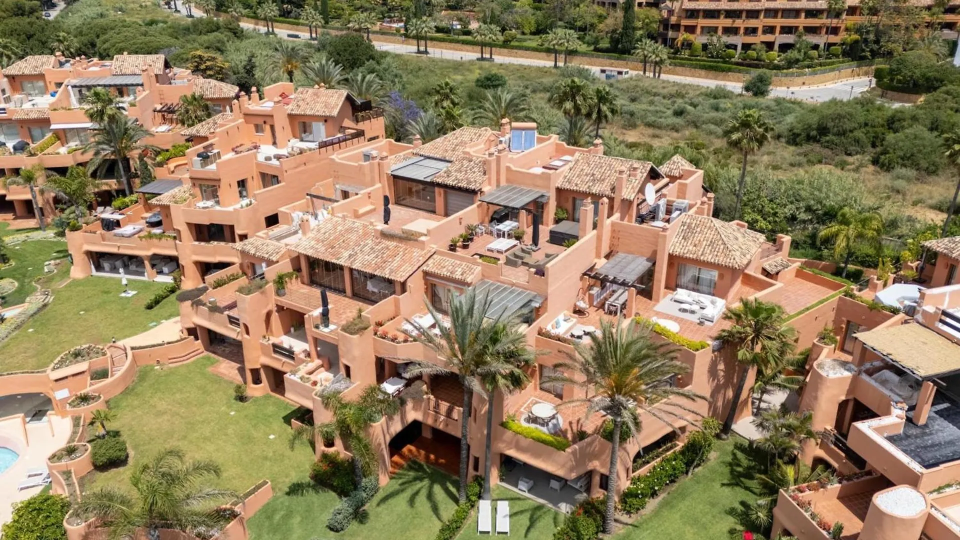 Exclusive 1 Line Beach Apartment In Marbella With Panoramic Views 0*,