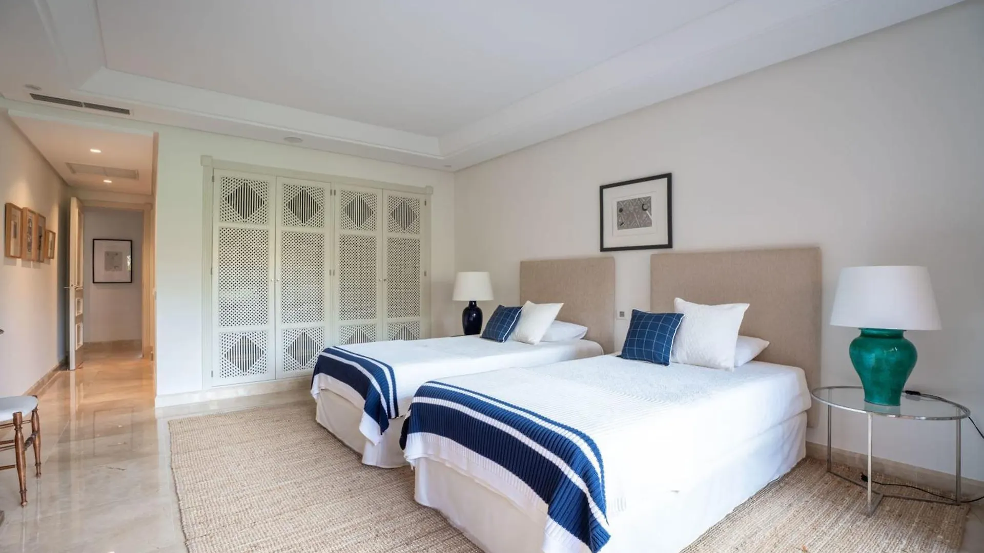 Exclusive 1 Line Beach Apartment In Marbella With Panoramic Views