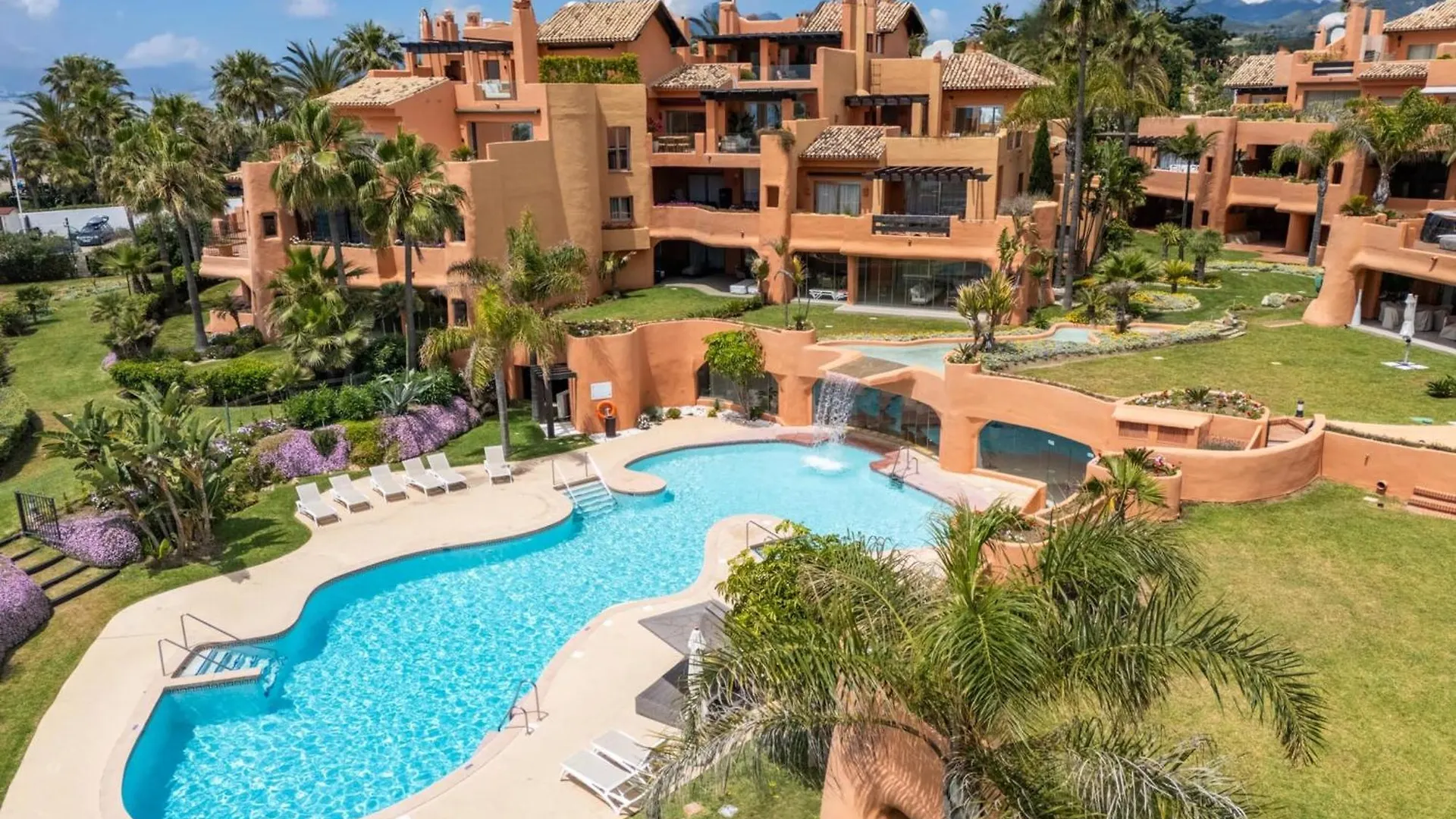 Exclusive 1 Line Beach Apartment In Marbella With Panoramic Views Spanyolország