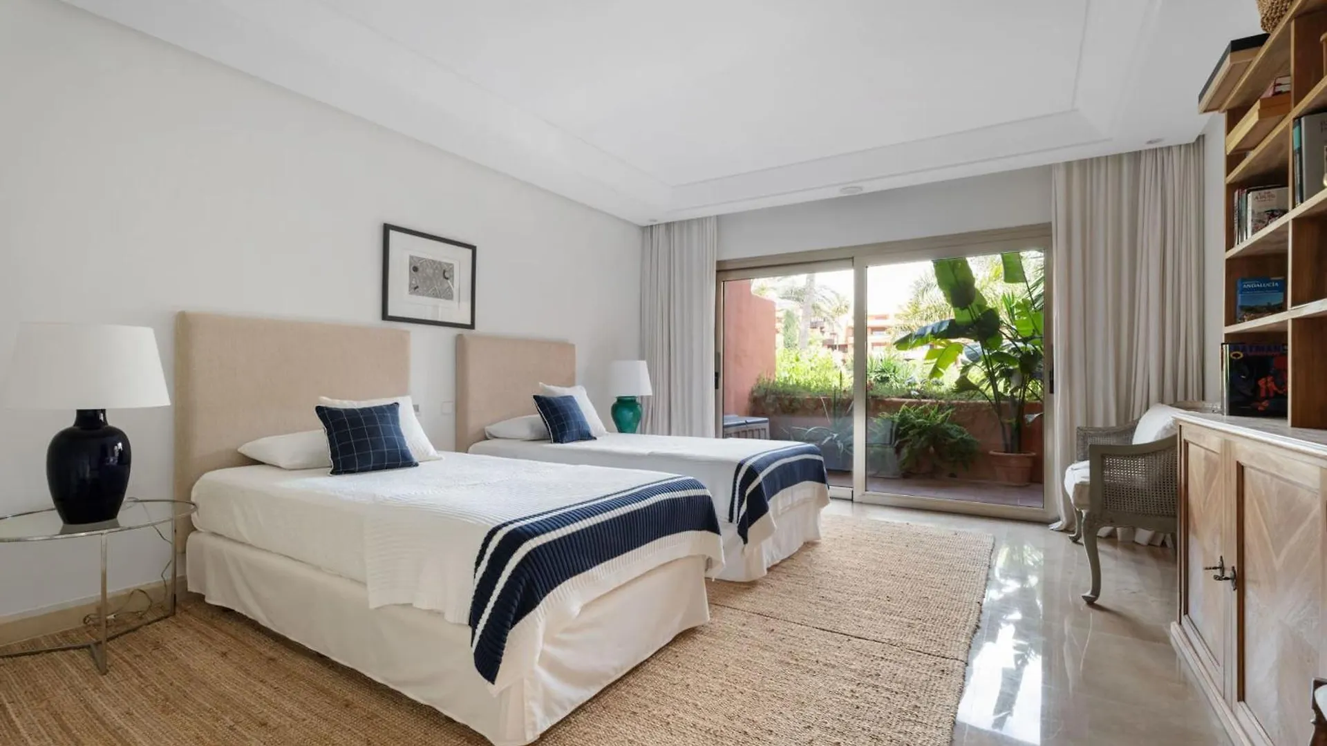 Exclusive 1 Line Beach Apartment In Marbella With Panoramic Views
